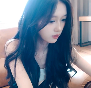 电报娜娜绝密私拍1V362M流鼻血