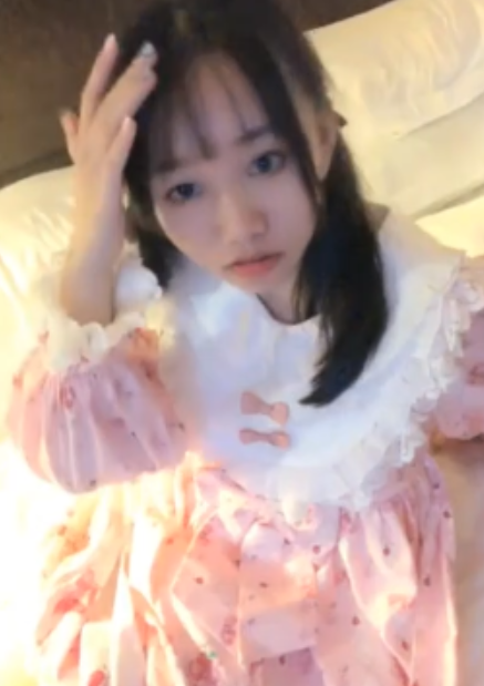 实验中学眼镜妹大合集54V清纯展示1.7G