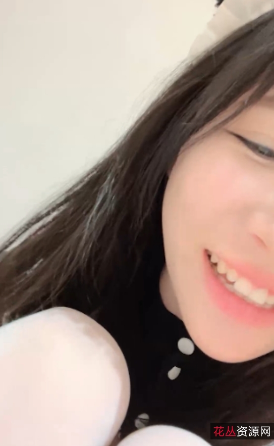 京鱼儿推特劲爆热舞352V147G美腿