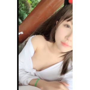 京鱼儿推特劲爆热舞352V147G美腿