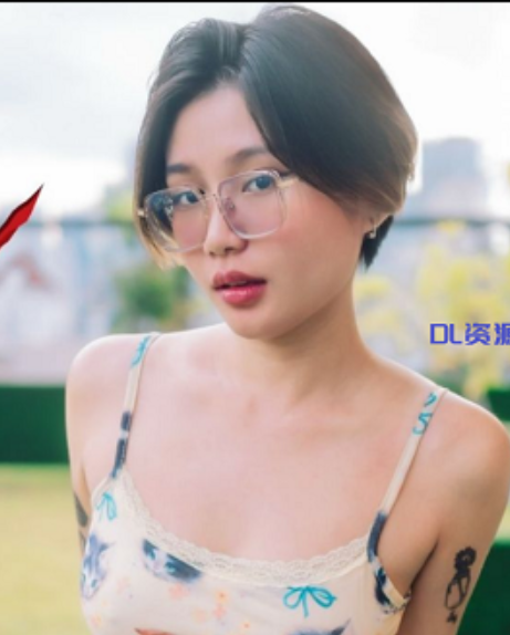 228.8MB闷骚眼镜女大生1部约会大神互动视频劲爆