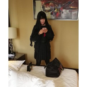 B站runa酱特殊交易视频合集5部+截图2G含未打码浴室原始片段五千元秘密价目曝光呐喊给力车灯晃眼