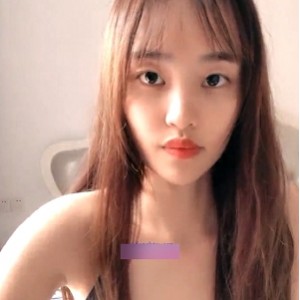 阿桃学妹的漂亮馒头视频合集，5个精彩视频，大小仅8.7GB，快来下载收藏！