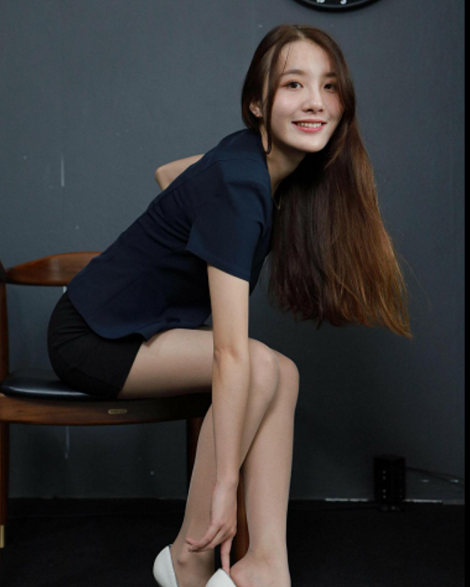 火辣丝享家丝袜合集2123部210.6GIESS异思趣向