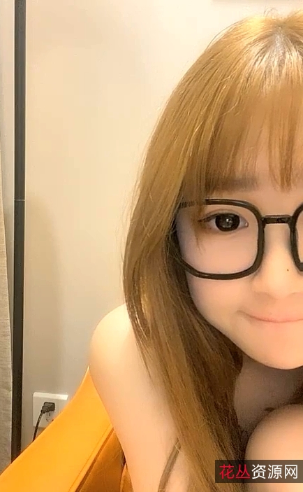 Telegram甜桃蜜桃臀互动视频1V679MB优质臀浪