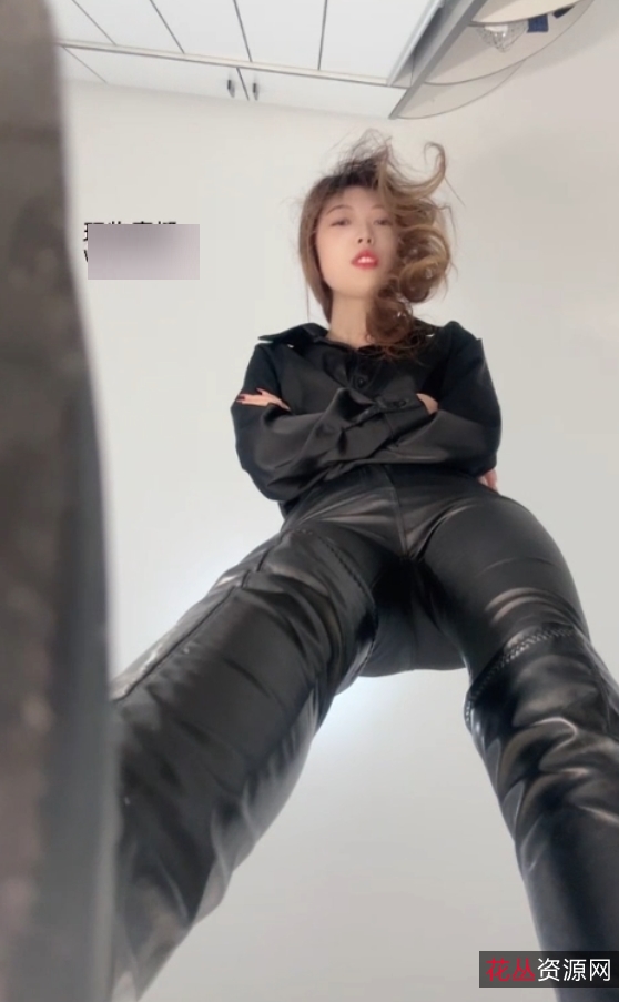 玩物直播酒鸽皮裤皮靴红绿灯1部600MB绝顶诱惑