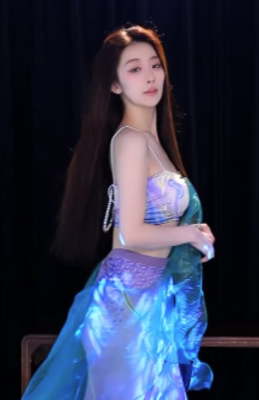 抖音虞姿诱惑热舞45部4.7G丰满曲线