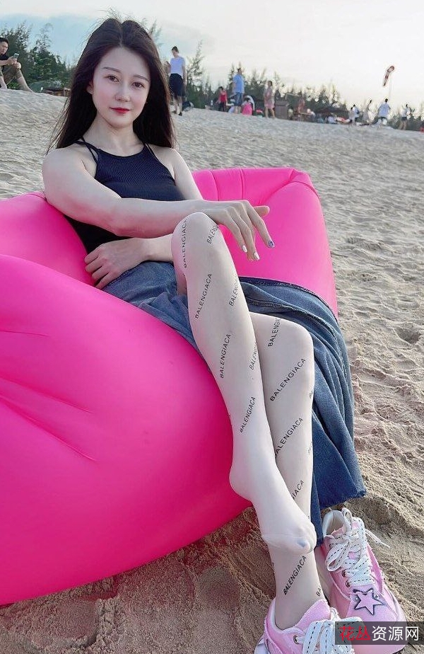 推特反差婊私密视频大合集88V14.8G太顶了